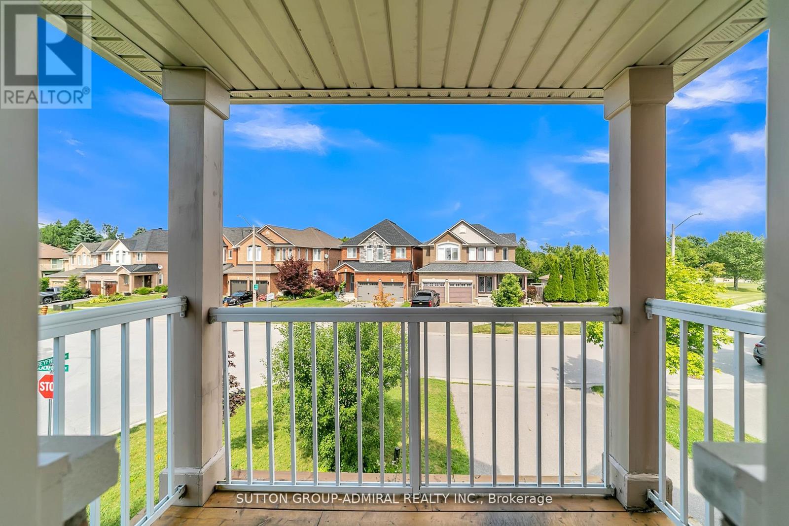 Photo 21 of 70 Blackforest Drive, Richmond Hill ON