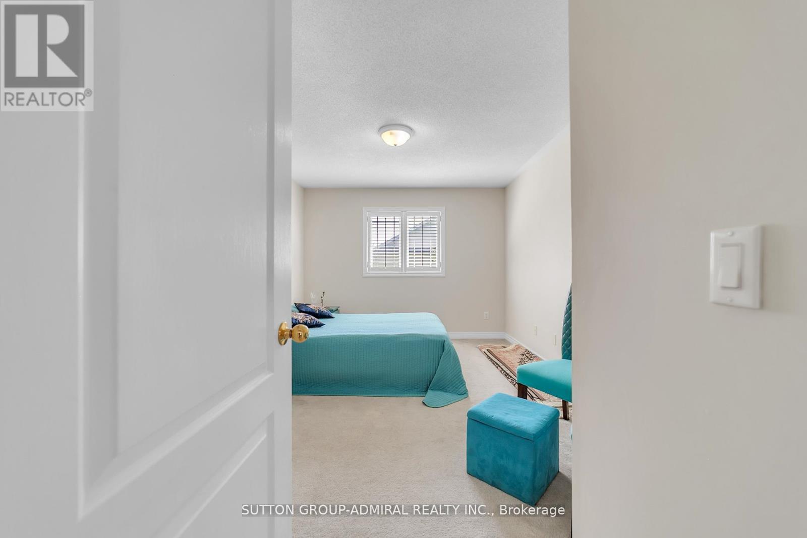 Photo 24 of 70 Blackforest Drive, Richmond Hill ON