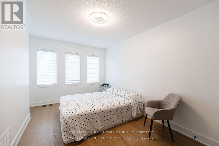 Photo 26 of 54 Frederick Taylor Way, East Gwillimbury ON