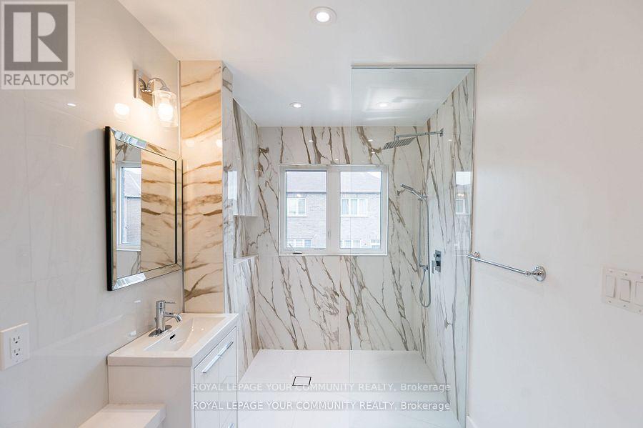 Photo 17 of 54 Frederick Taylor Way, East Gwillimbury ON