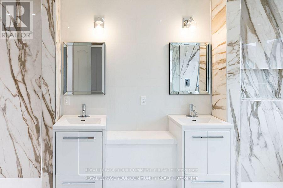 Photo 28 of 54 Frederick Taylor Way, East Gwillimbury ON