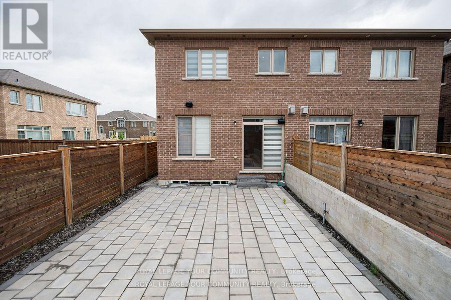 Photo 31 of 54 Frederick Taylor Way, East Gwillimbury ON