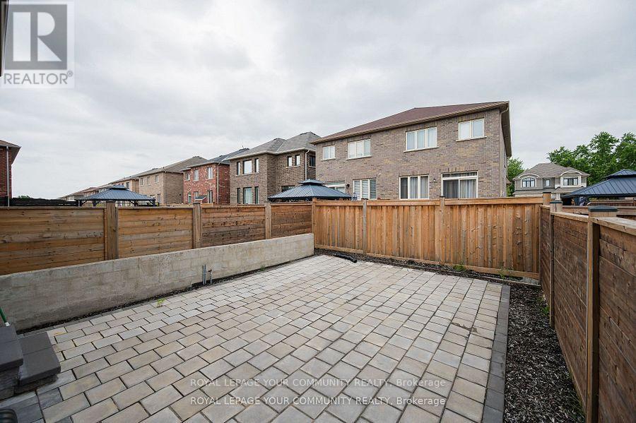 Photo 14 of 54 Frederick Taylor Way, East Gwillimbury ON