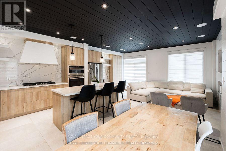Photo 15 of 54 Frederick Taylor Way, East Gwillimbury ON