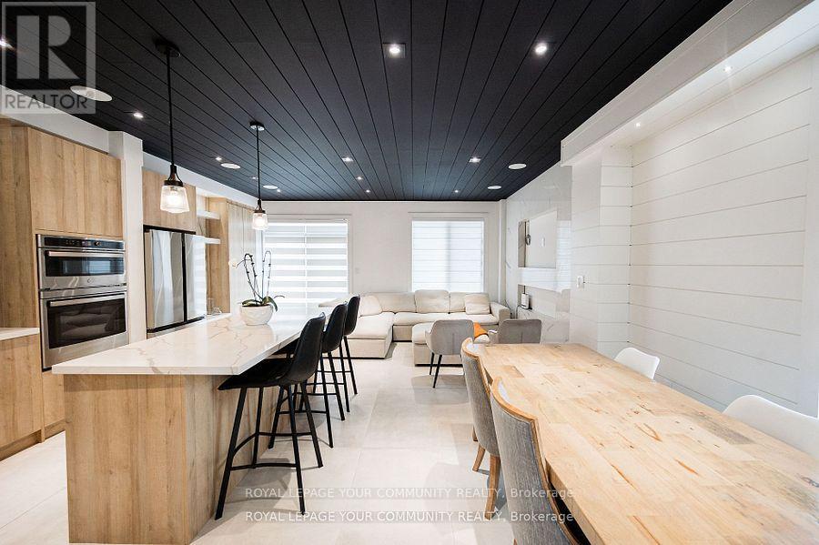 Photo 18 of 54 Frederick Taylor Way, East Gwillimbury ON