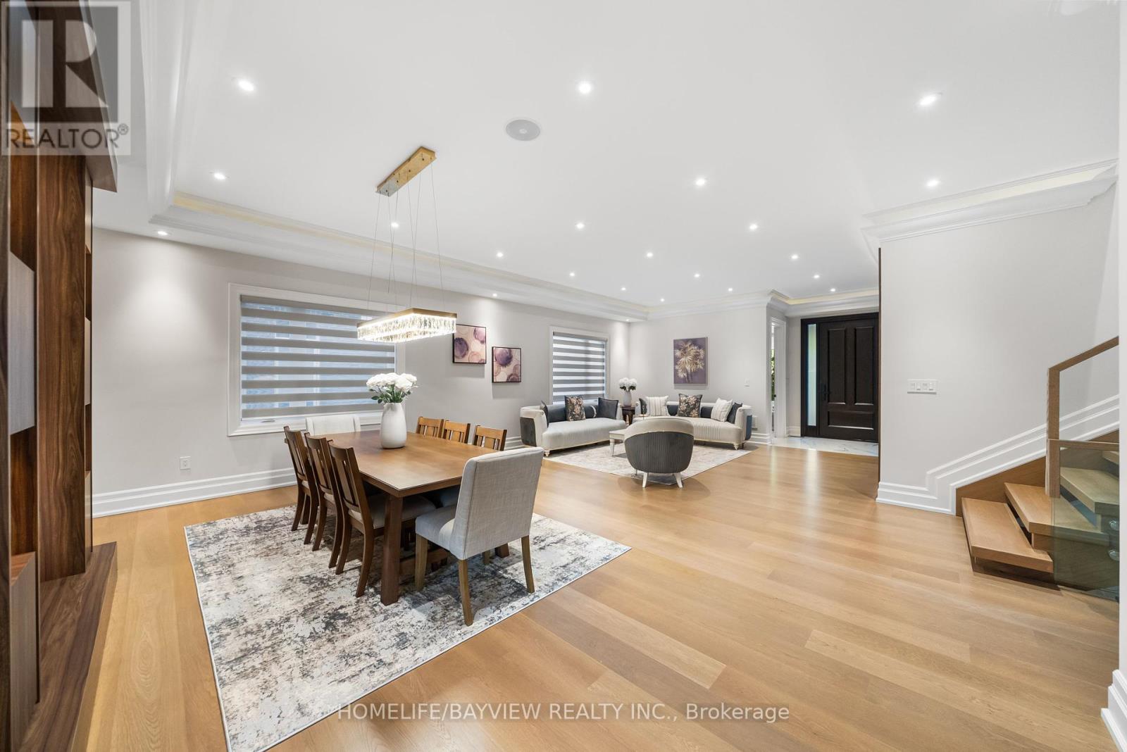 Photo 31 of 35 Harding Boulevard, Richmond Hill ON