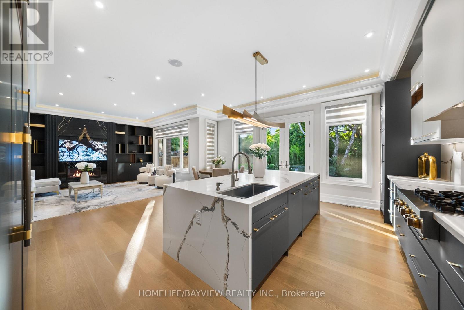 Photo 41 of 35 Harding Boulevard, Richmond Hill ON