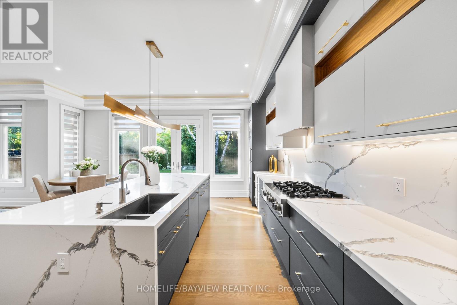 Photo 9 of 35 Harding Boulevard, Richmond Hill ON
