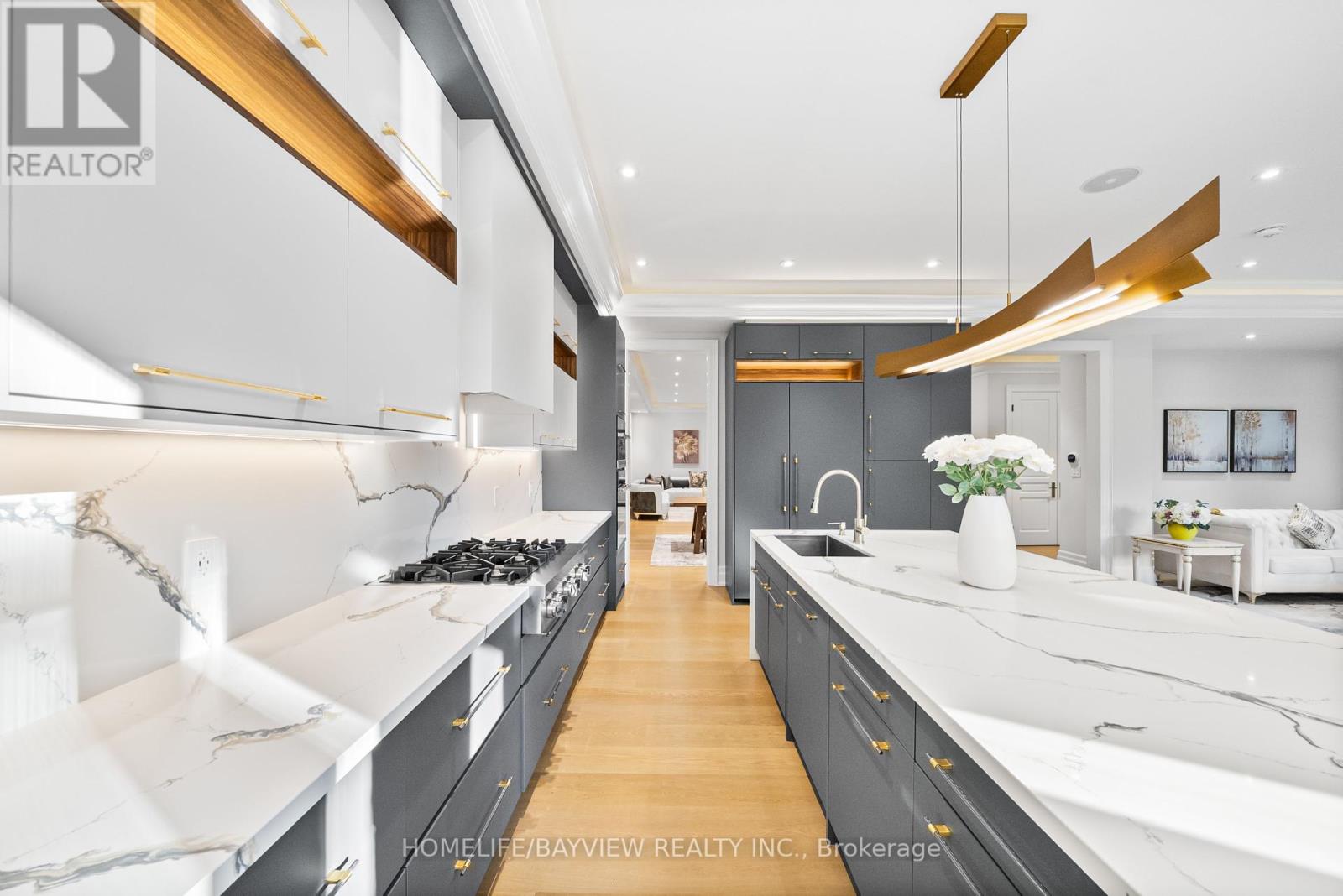 Photo 10 of 35 Harding Boulevard, Richmond Hill ON