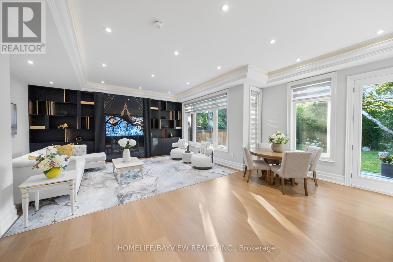 Photo 11 of 35 Harding Boulevard, Richmond Hill ON