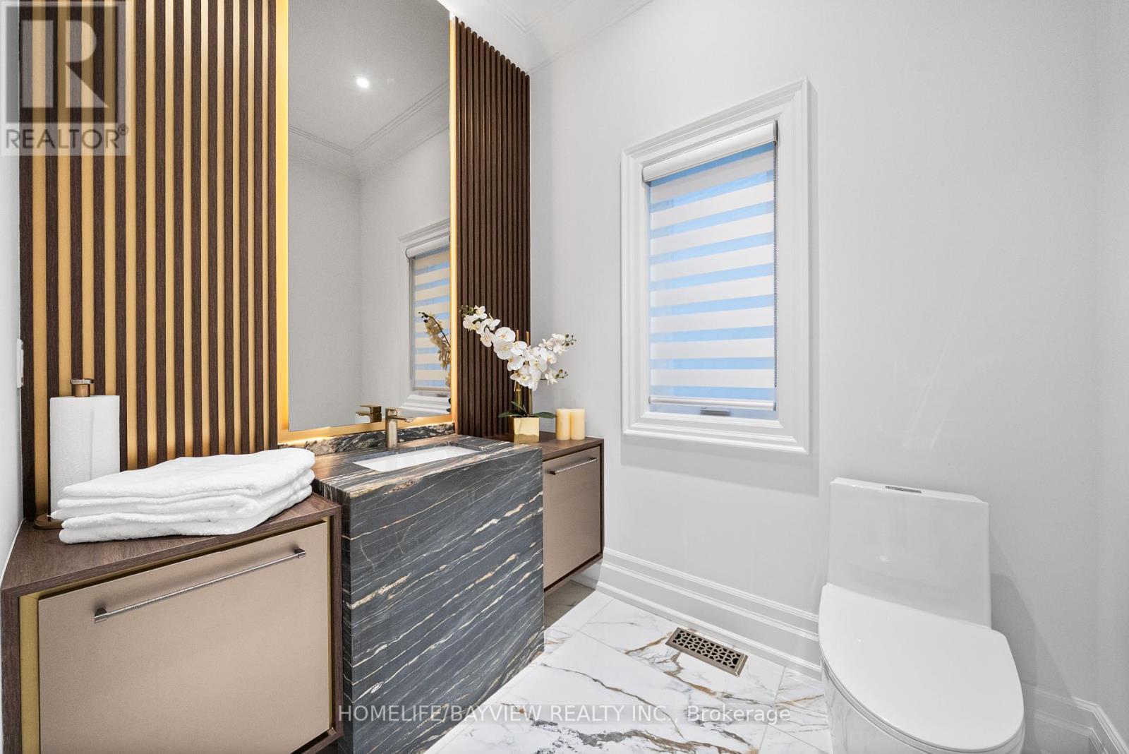 Photo 6 of 35 Harding Boulevard, Richmond Hill ON