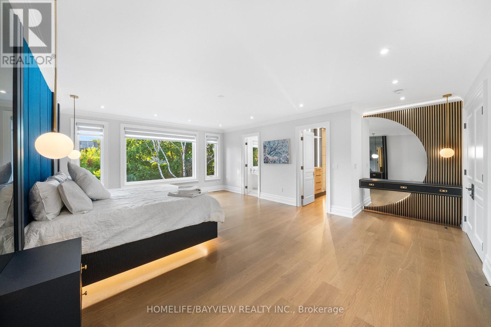 Photo 23 of 35 Harding Boulevard, Richmond Hill ON