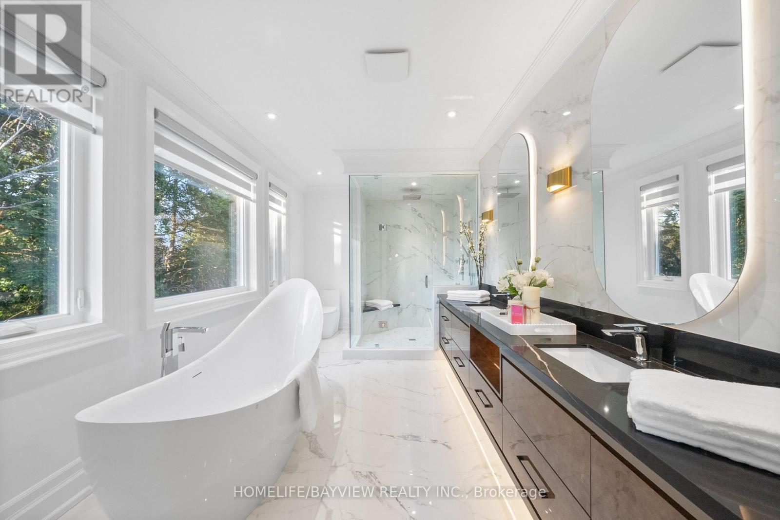 Photo 17 of 35 Harding Boulevard, Richmond Hill ON
