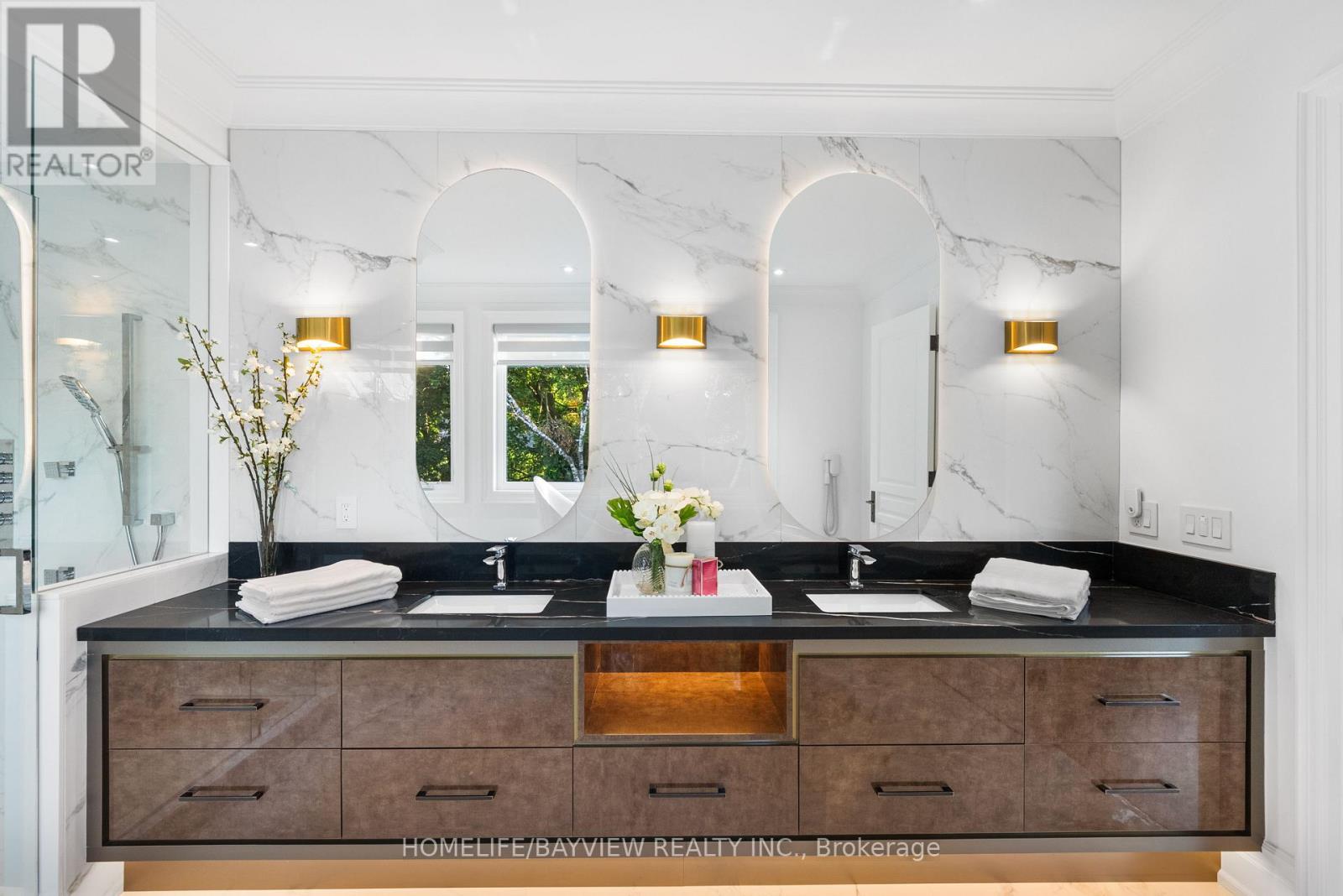 Photo 24 of 35 Harding Boulevard, Richmond Hill ON