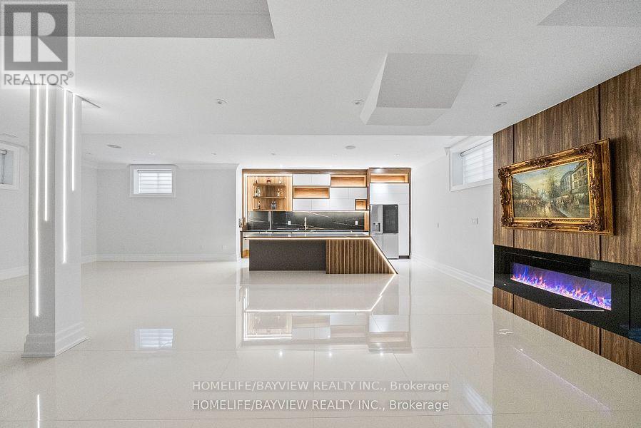 Photo 38 of 35 Harding Boulevard, Richmond Hill ON