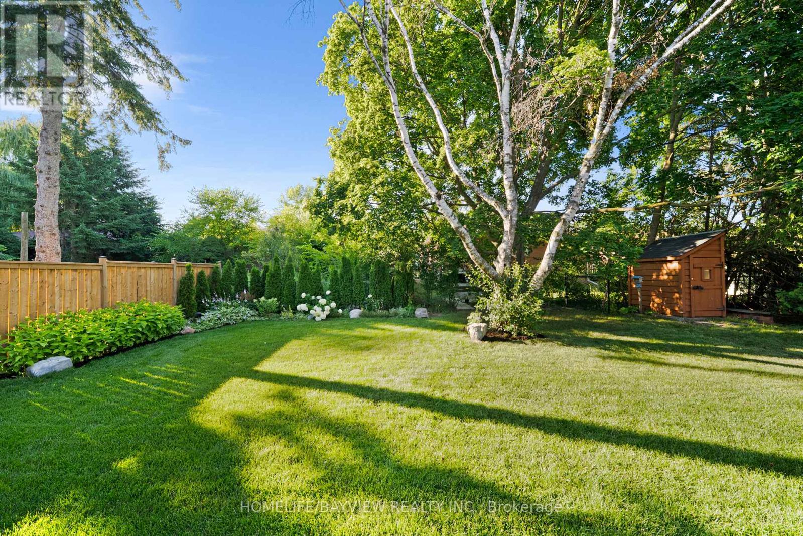 Photo 13 of 35 Harding Boulevard, Richmond Hill ON