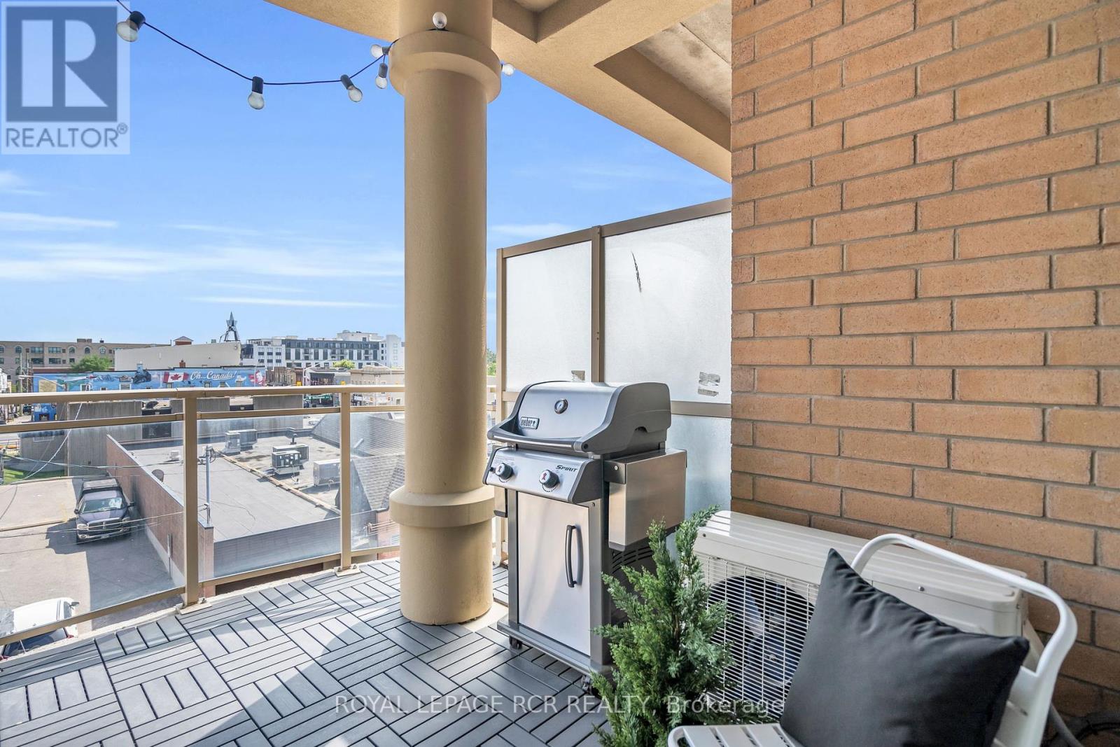 Photo 12 of 409 15277 Yonge Street, Aurora ON