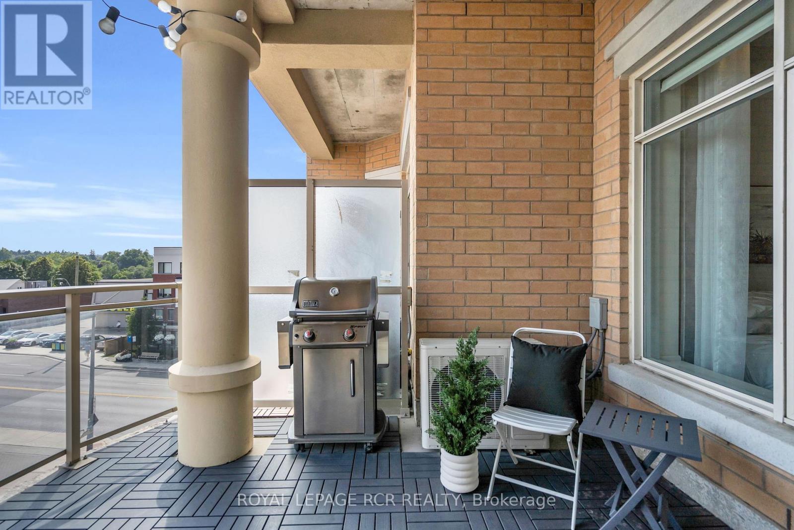 Photo 20 of 409 15277 Yonge Street, Aurora ON