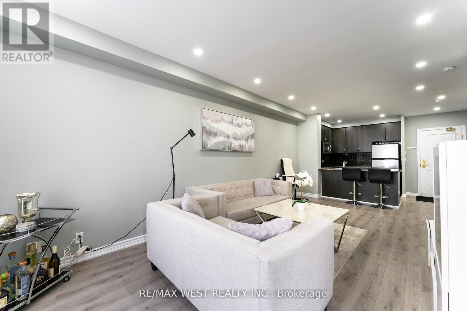 Photo 17 of 916 9225 Jane Street, Vaughan ON