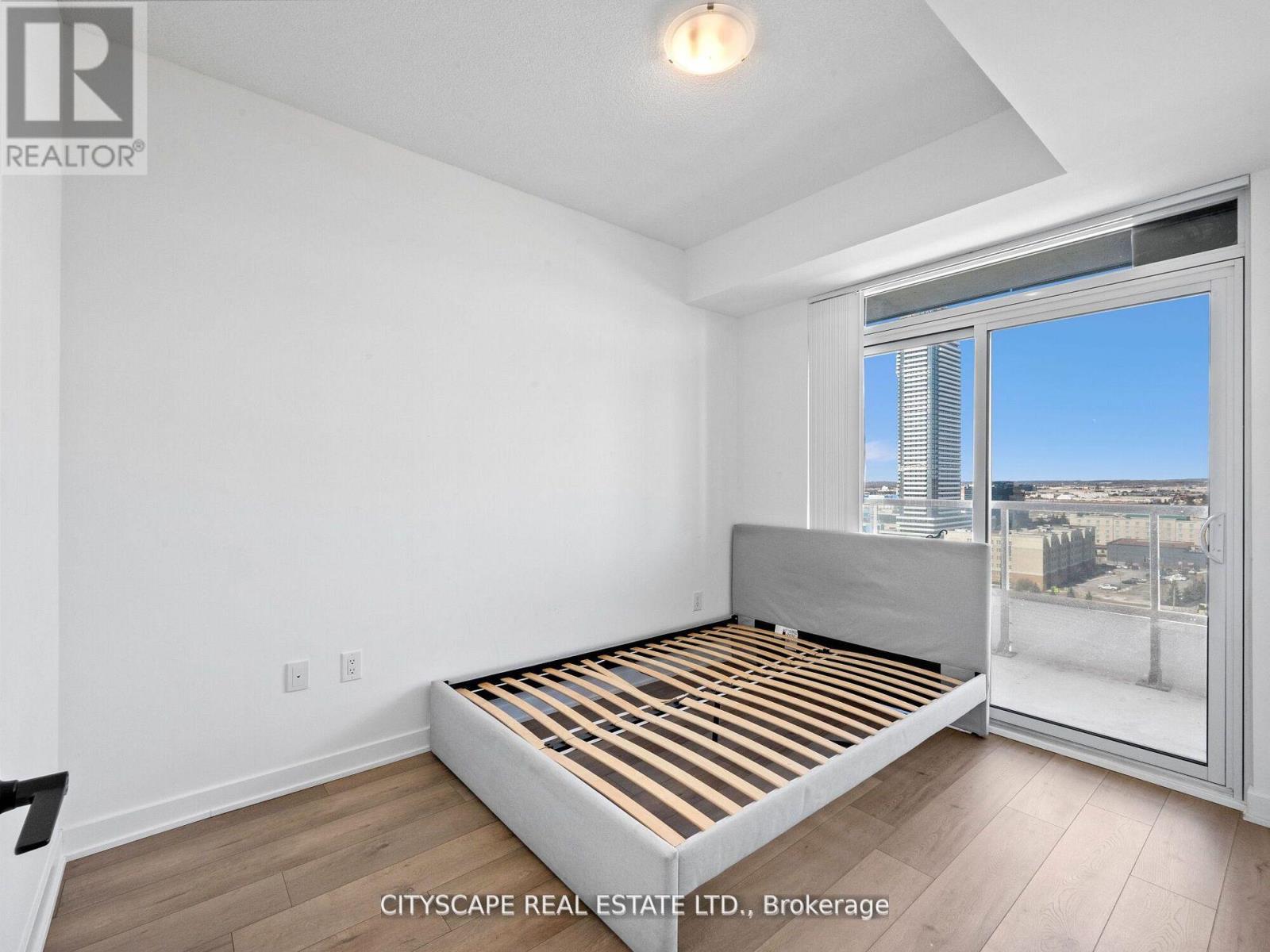 Photo 11 of 1516 10 Honeycrisp Crescent N, Vaughan ON