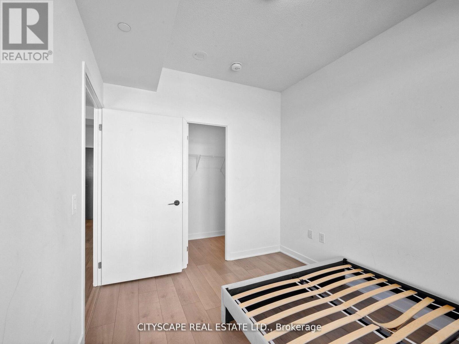 Photo 12 of 1516 10 Honeycrisp Crescent N, Vaughan ON