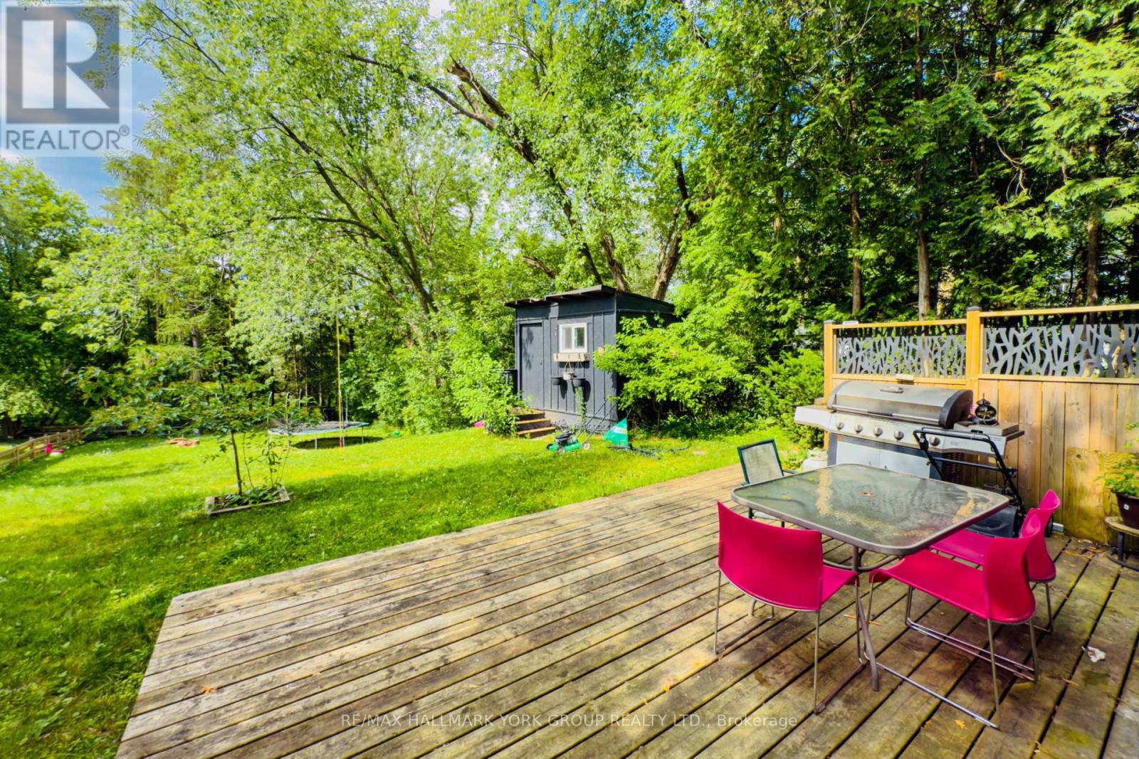 Photo 10 of Lower 6072 Hillsdale Drive, Whitchurchstouffville ON