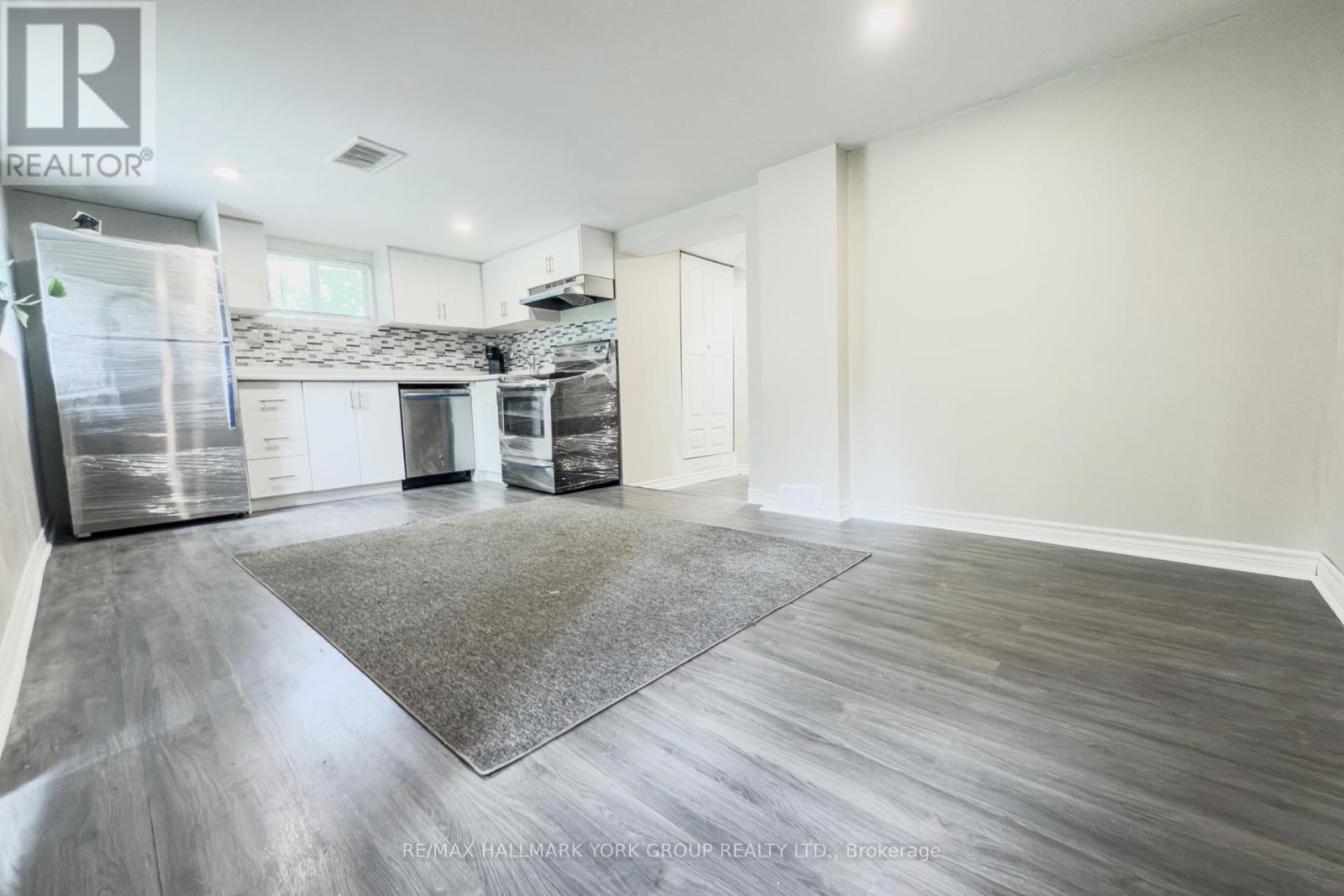 Photo 2 of Lower 6072 Hillsdale Drive, Whitchurchstouffville ON