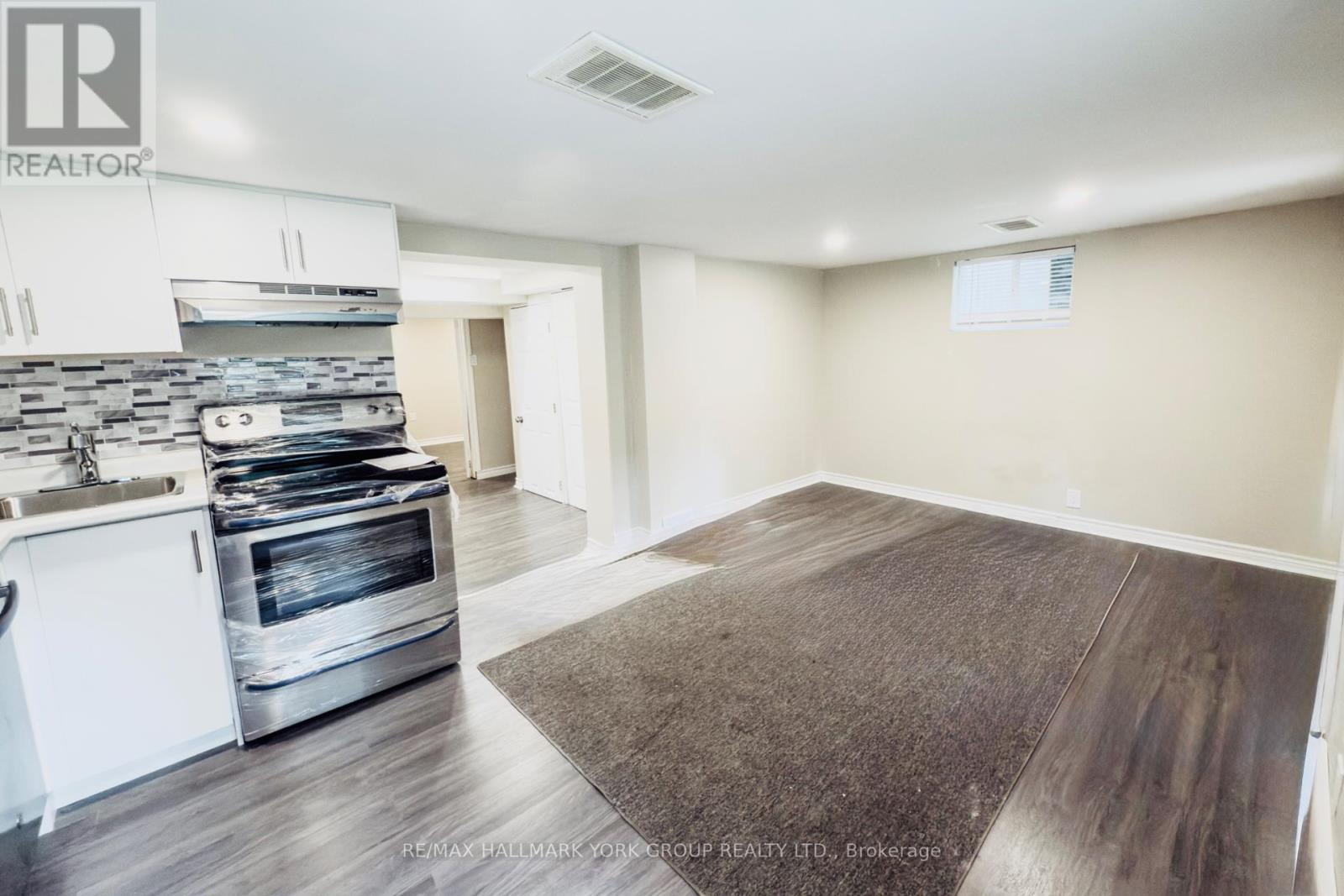 Photo 3 of Lower 6072 Hillsdale Drive, Whitchurchstouffville ON