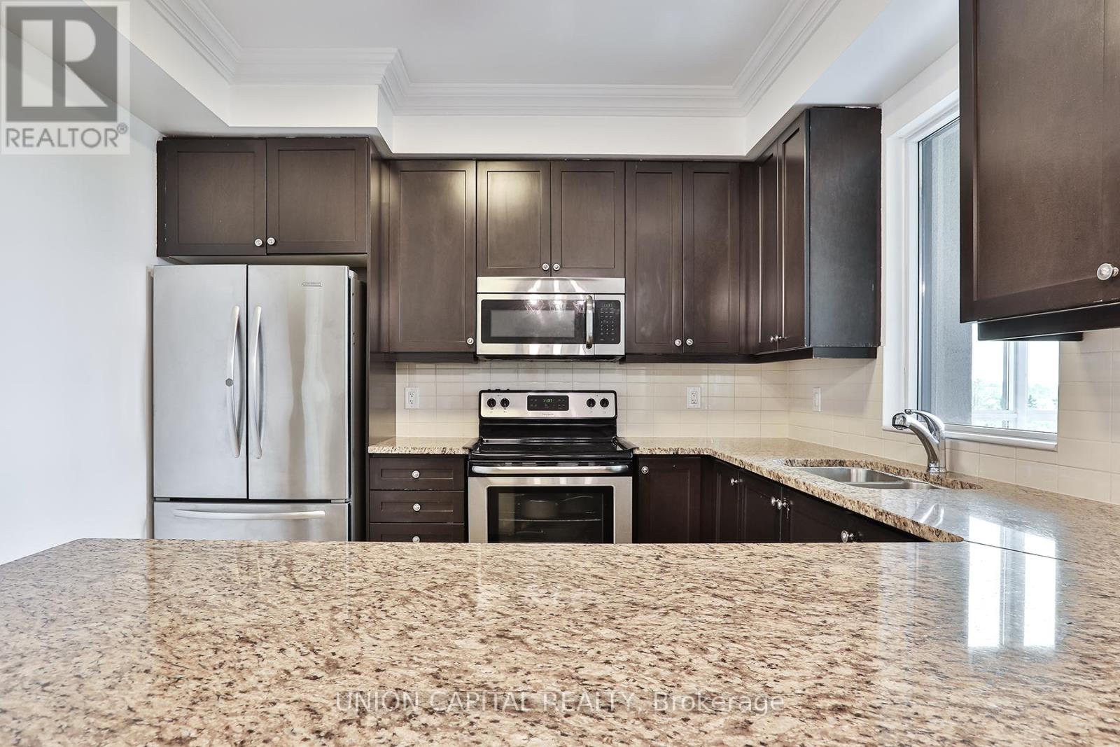 Photo 3 of 605 9255 Jane Street, Vaughan ON