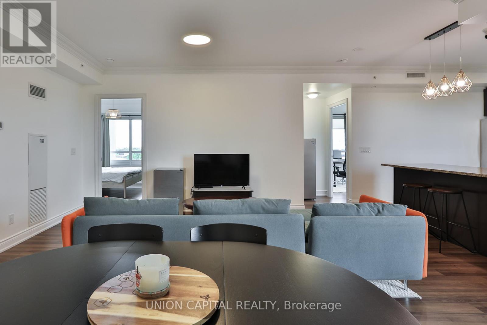 Photo 10 of 605 9255 Jane Street, Vaughan ON