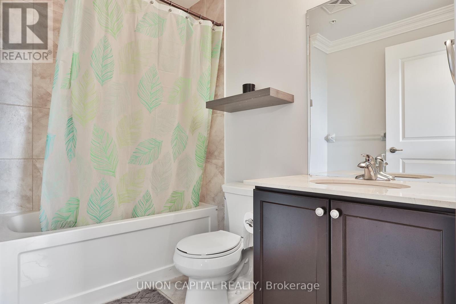 Photo 4 of 605 9255 Jane Street, Vaughan ON