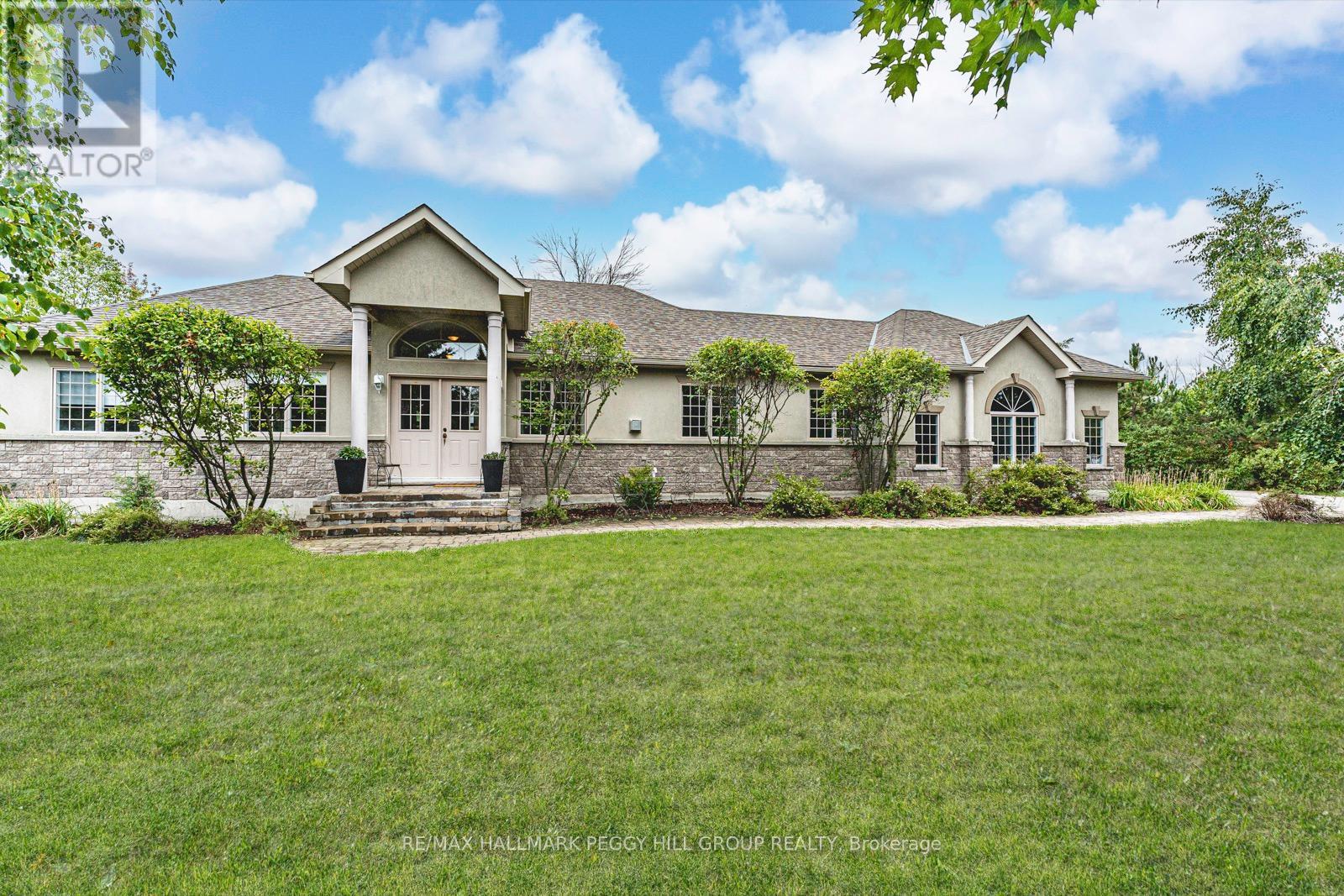 Photo 1 of 32 Basswood Circle, Oromedonte ON