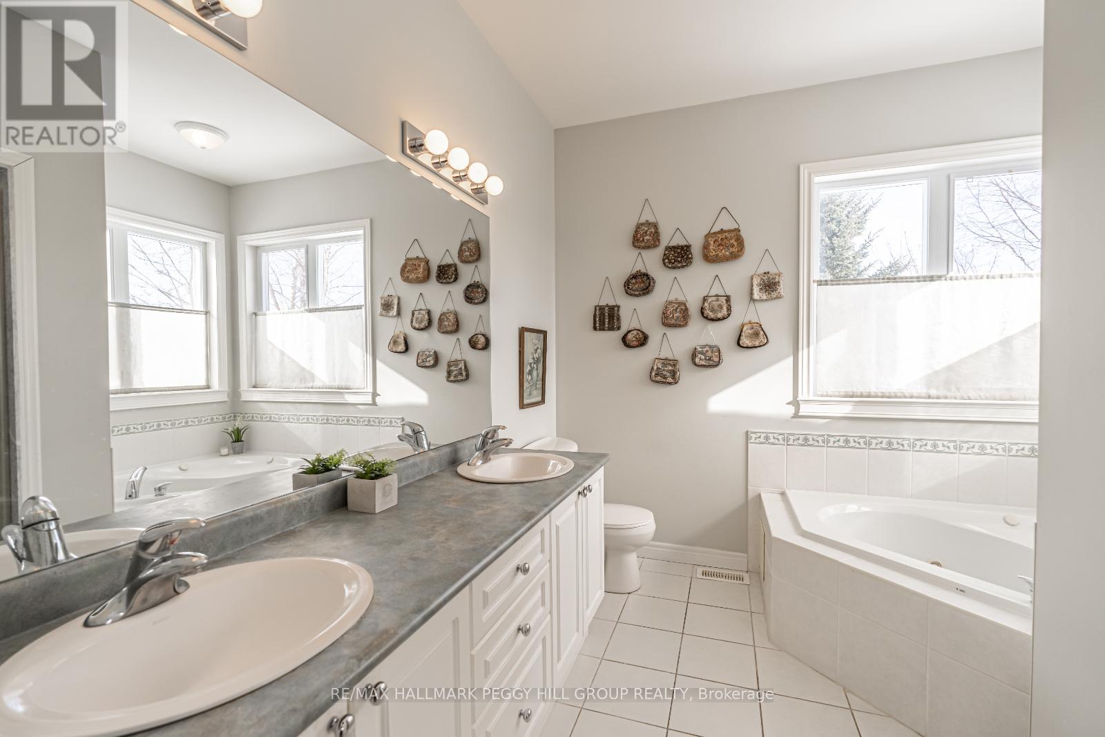 Photo 11 of 32 Basswood Circle, Oromedonte ON