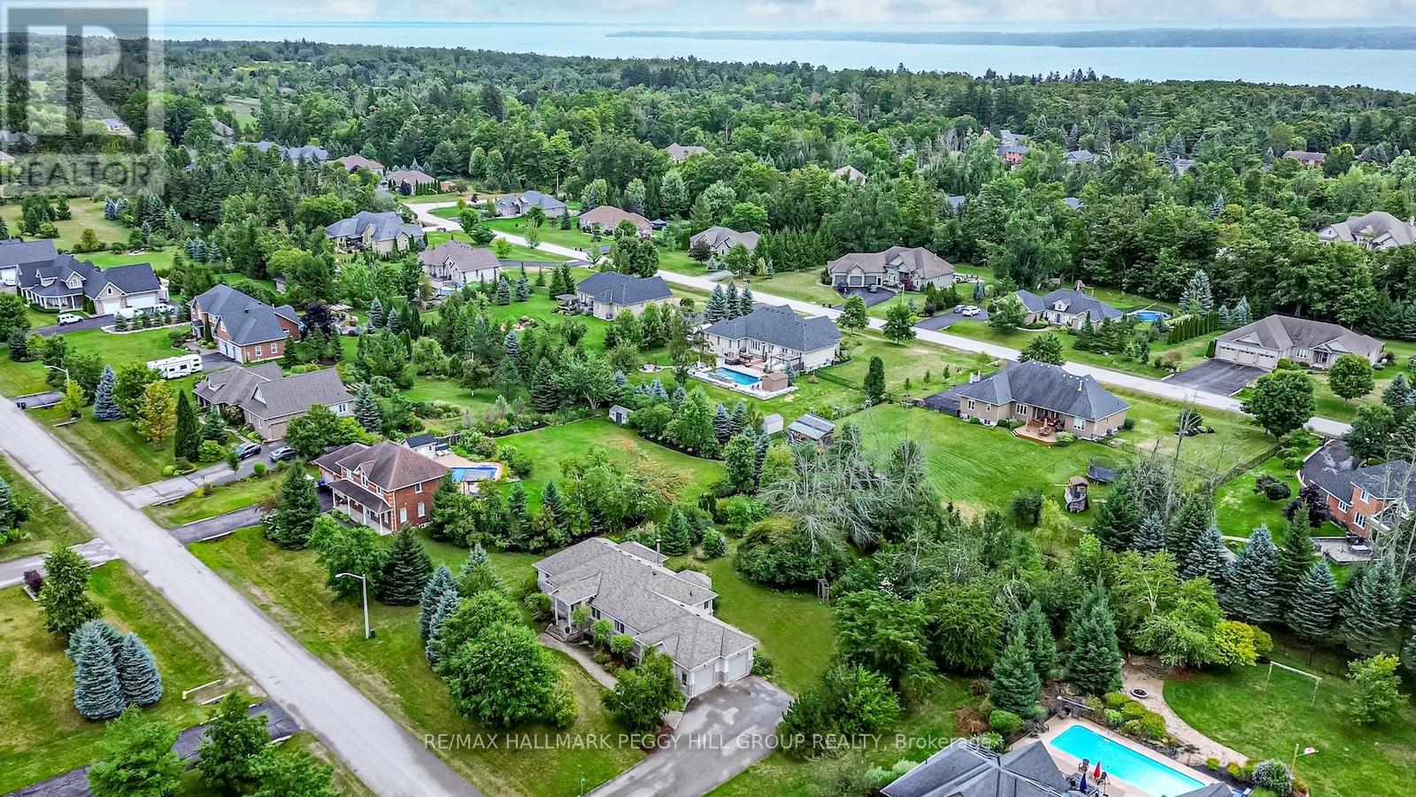 Photo 24 of 32 Basswood Circle, Oromedonte ON