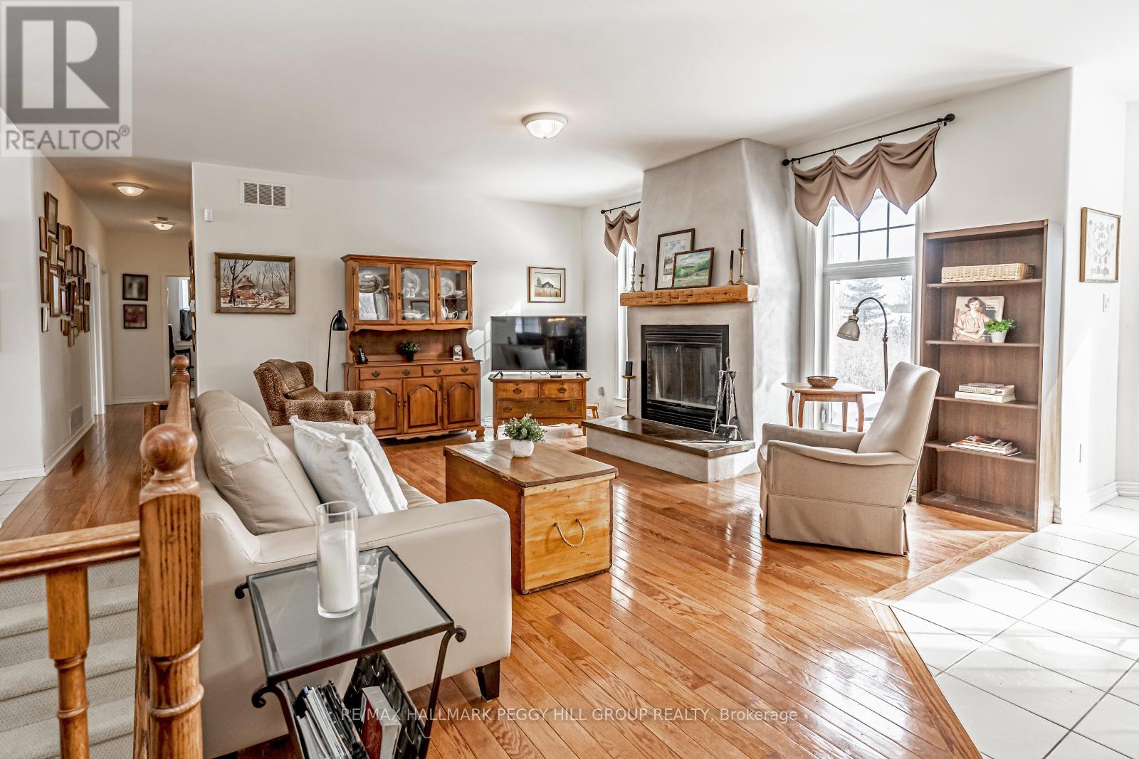 Photo 9 of 32 Basswood Circle, Oromedonte ON