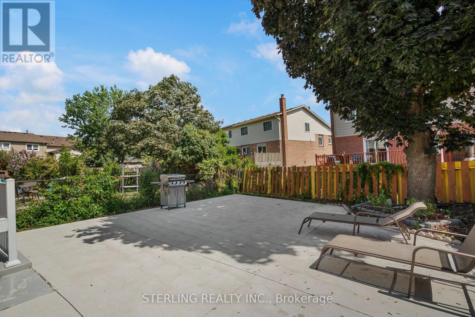 Photo 16 of 21 Foxacre Row, Brampton ON