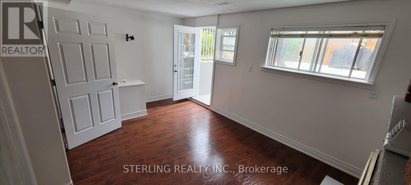 Photo 14 of 21 Foxacre Row, Brampton ON