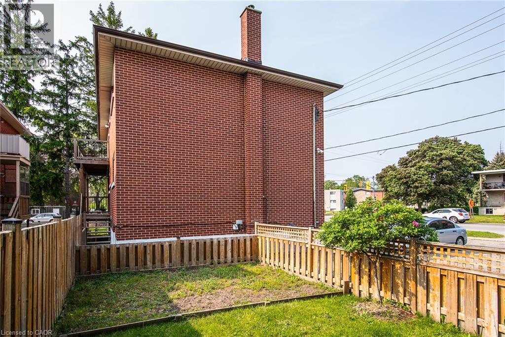 Photo 10 of 129 River Road E, Kitchener ON