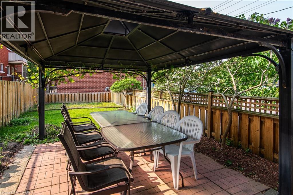 Photo 9 of 129 River Road E, Kitchener ON