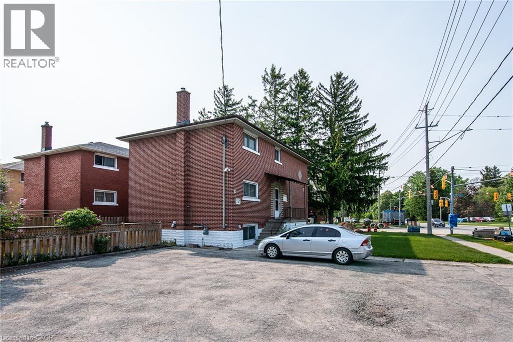 Photo 7 of 129 River Road E, Kitchener ON