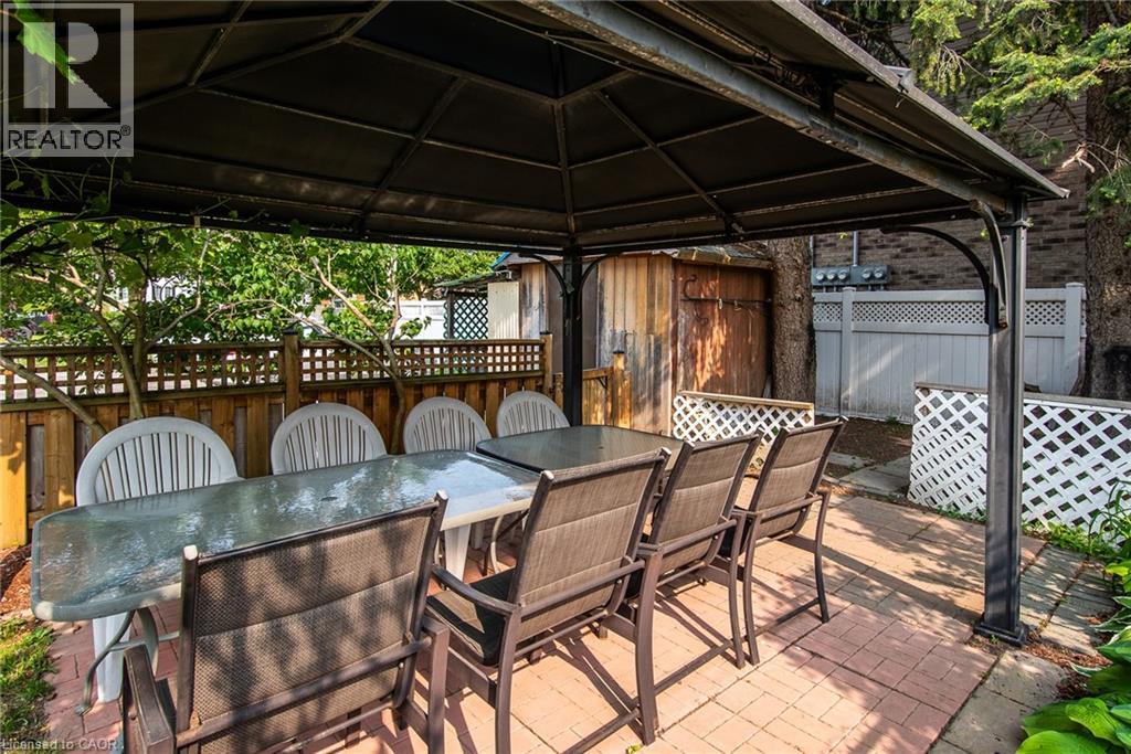 Photo 11 of 129 River Road E, Kitchener ON