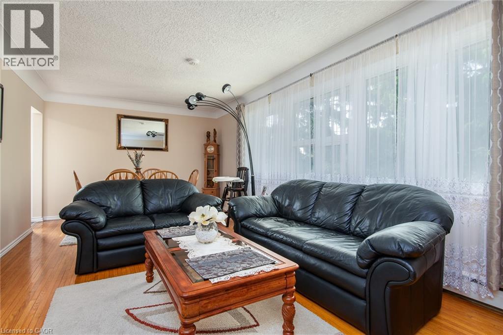 Photo 13 of 129 River Road E, Kitchener ON