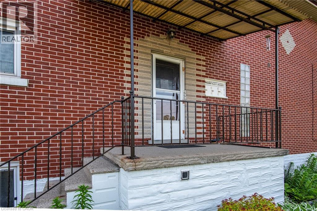 Photo 6 of 129 River Road E, Kitchener ON