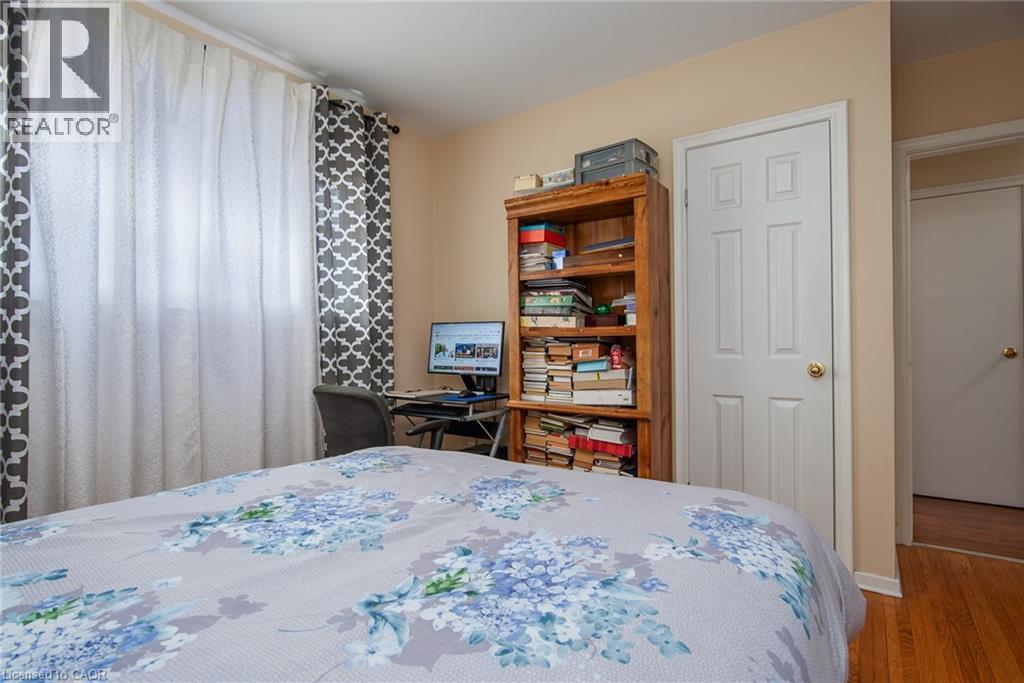 Photo 26 of 129 River Road E, Kitchener ON