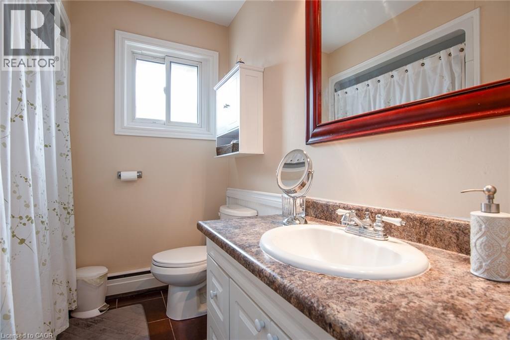 Photo 27 of 129 River Road E, Kitchener ON