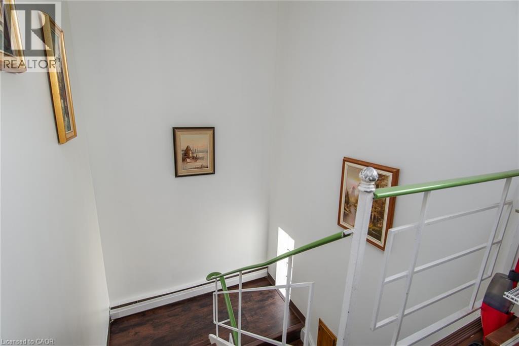 Photo 30 of 129 River Road E, Kitchener ON