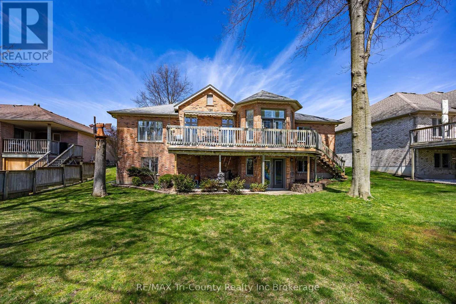 Photo 5 of 11 Woodside Drive, Tillsonburg ON