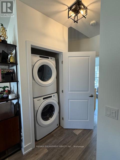 Photo 3 of 2 115 Shoreview Place, Hamilton ON
