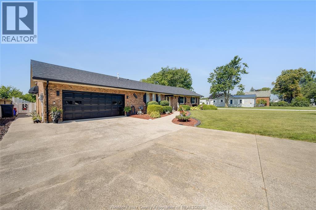 Photo 2 of 373 County Rd 34 West, Kingsville ON