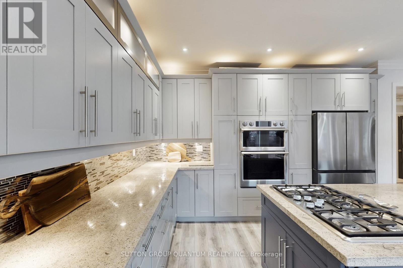 Photo 14 of 556 Bridgeview Road, Oakville ON